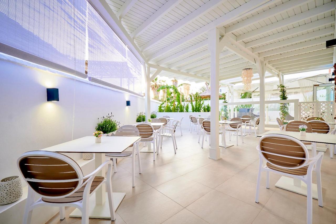 Labrena Hotel ลอสกาญอสเดเมกา ภายนอก รูปภาพ